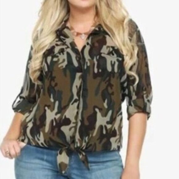 Torrid Camouflage Tie Button Up Shirt Blouse SZ 0 - Picture 1 of 6